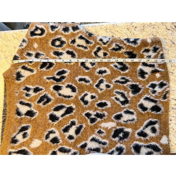 River Island Leopard Animal Print Fuzzy Knit Cropped Mock Neck Jumper Sweater - Picture 8 of 9